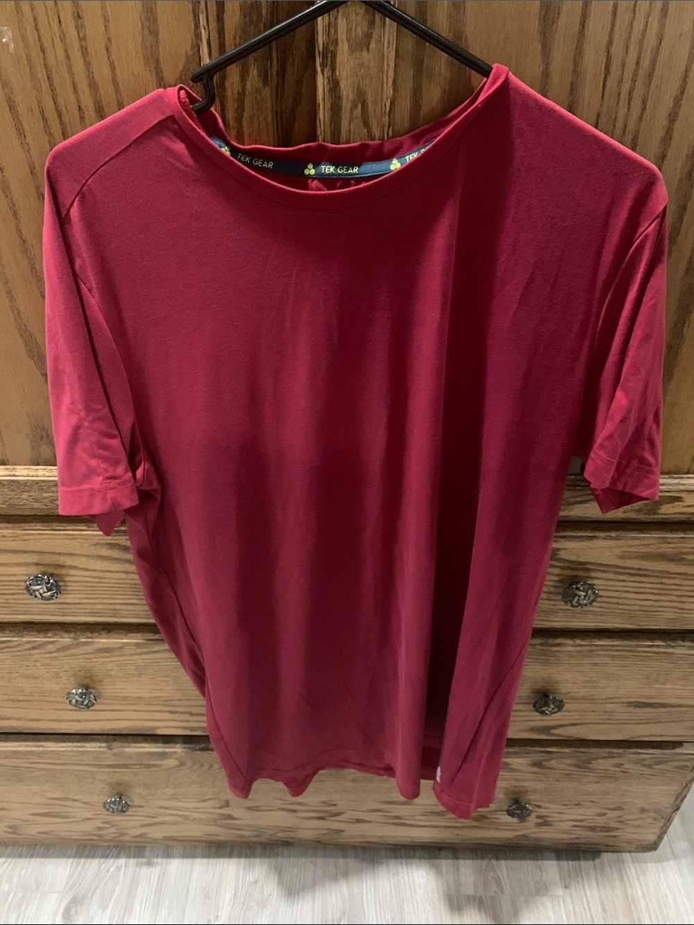 tek gear Men’s Crimson Short-Sleeve Performance Tee